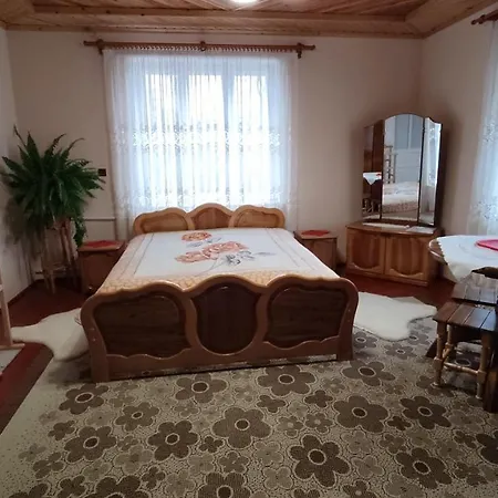 Bat'kivska Hata Pensionat