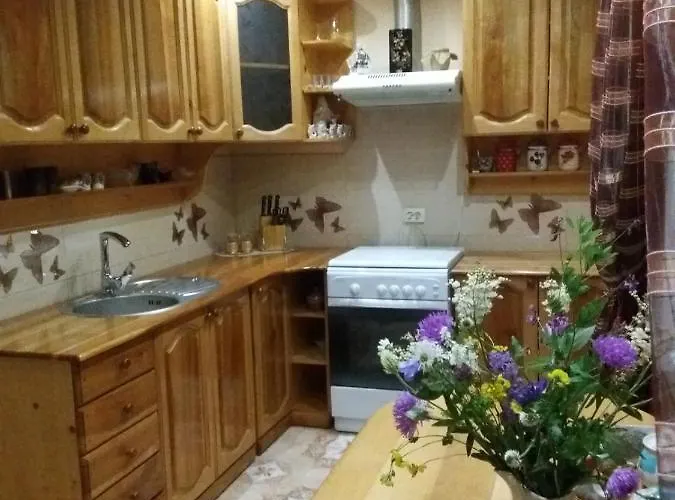 Bat'kivska Hata * Stari Kuty